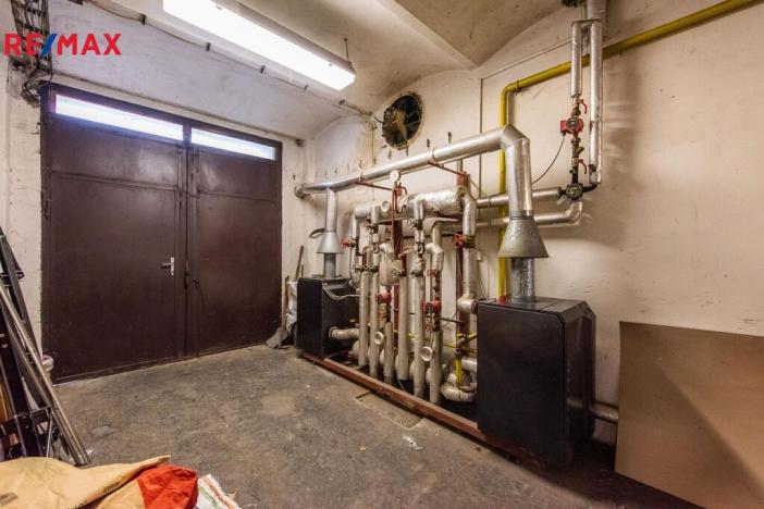 Prodej skladu, Brno - Maloměřice, Karlova, 1000 m2