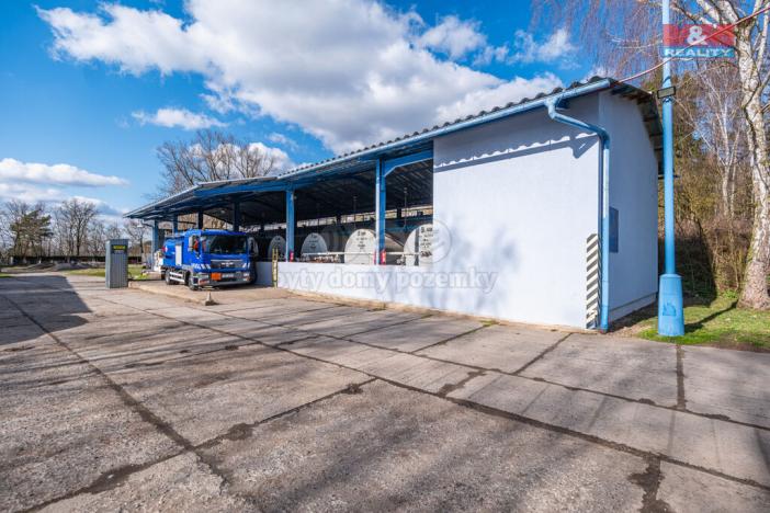 Prodej obchodního prostoru, Lišany, 832 m2