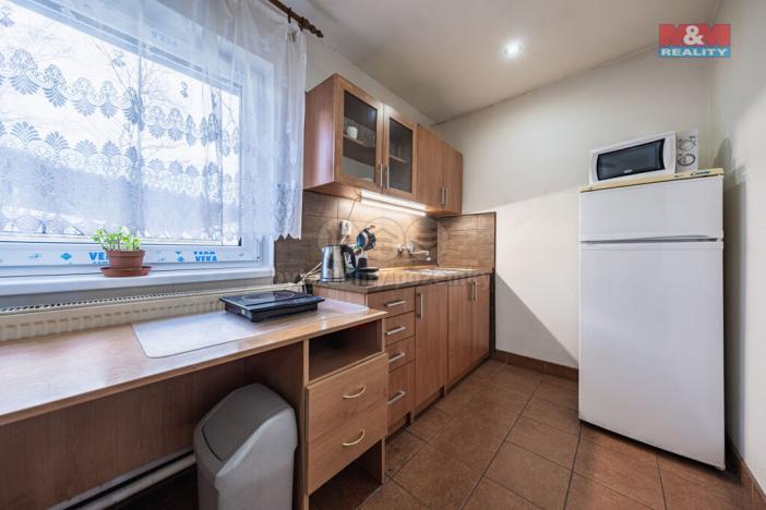 Prodej obchodního prostoru, Lišany, 832 m2