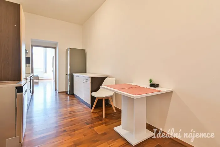 Pronájem bytu 1+1, Brno, Francouzská, 48 m2