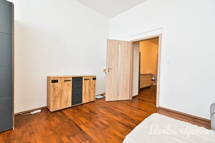 Pronájem bytu 1+1, Brno, Francouzská, 48 m2