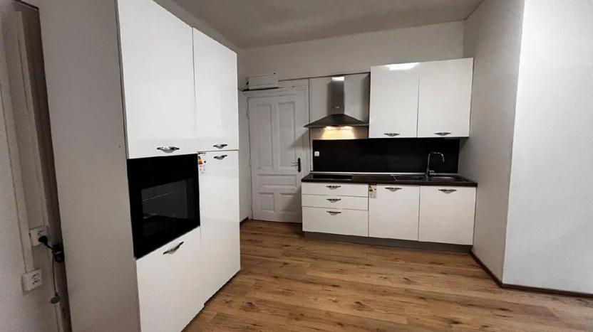 Pronájem bytu 1+kk, Ostrava, Obytná, 25 m2