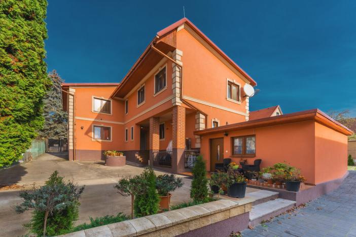 Prodej rodinného domu, Praha, 520 m2