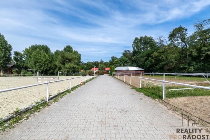 Prodej komerční nemovitosti, Brno - Holásky, Písníky, 2728 m2