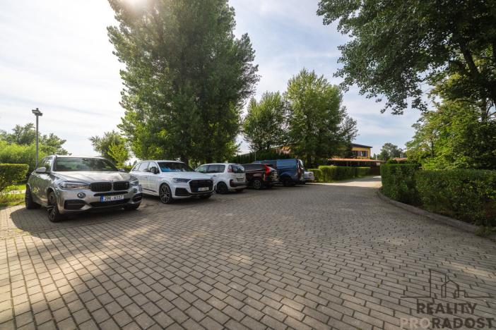 Prodej komerční nemovitosti, Brno - Holásky, Písníky, 2728 m2