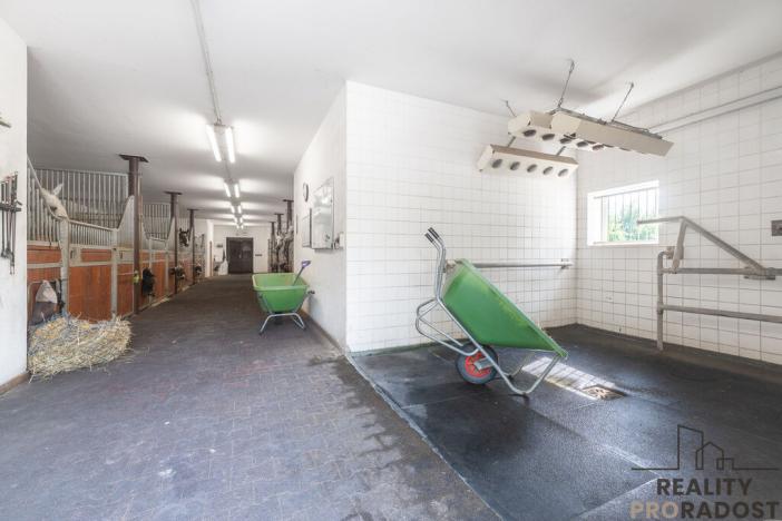 Prodej komerční nemovitosti, Brno - Holásky, Písníky, 2728 m2