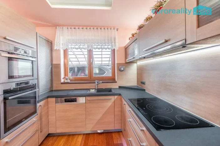 Prodej rodinného domu, Libeř - Libeň, 270 m2