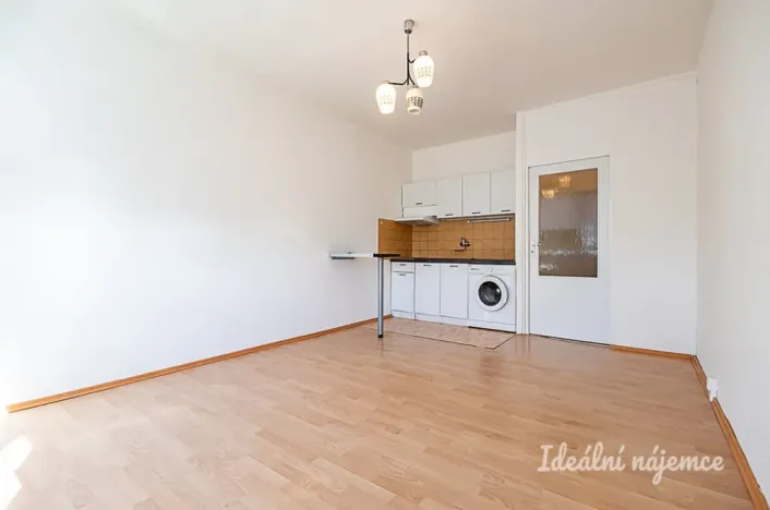 Pronájem bytu 1+kk, Praha - Záběhlice, Jahodová, 33 m2