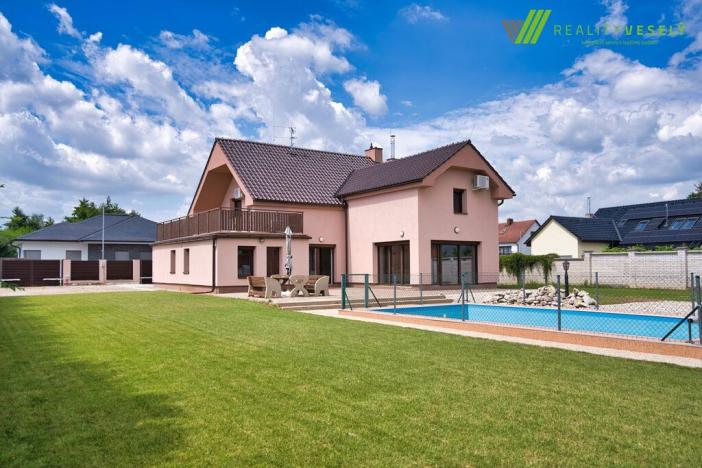 Prodej rodinného domu, Lužice, 190 m2