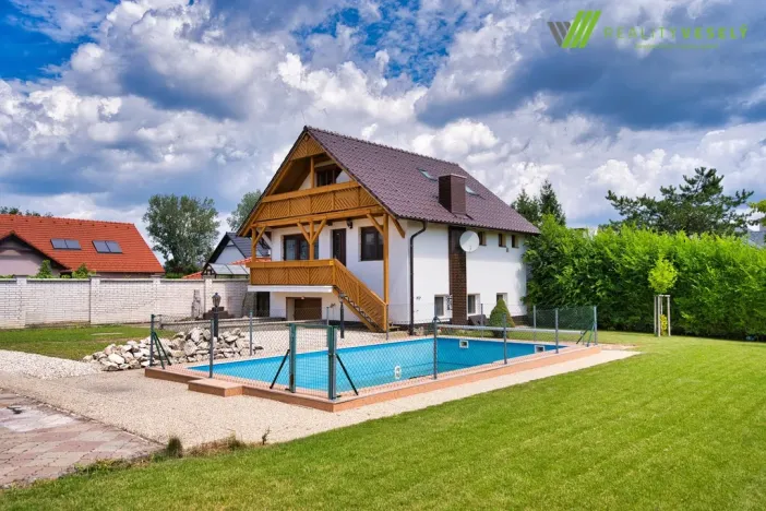 Prodej rodinného domu, Lužice, 190 m2