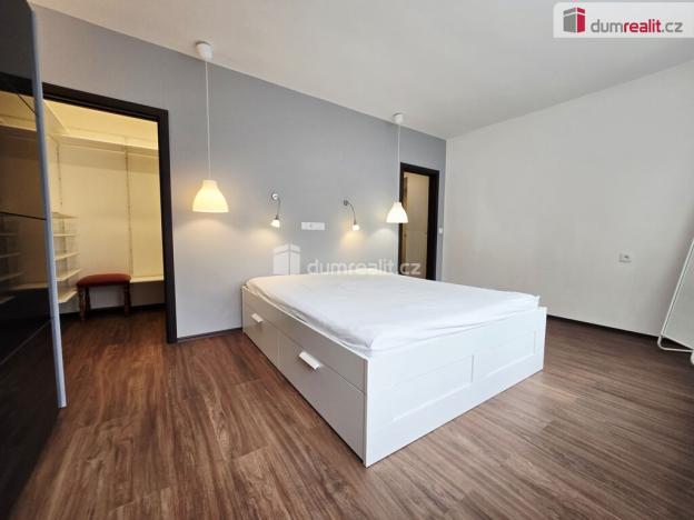 Pronájem bytu 2+kk, Praha - Břevnov, U vojenské nemocnice, 77 m2