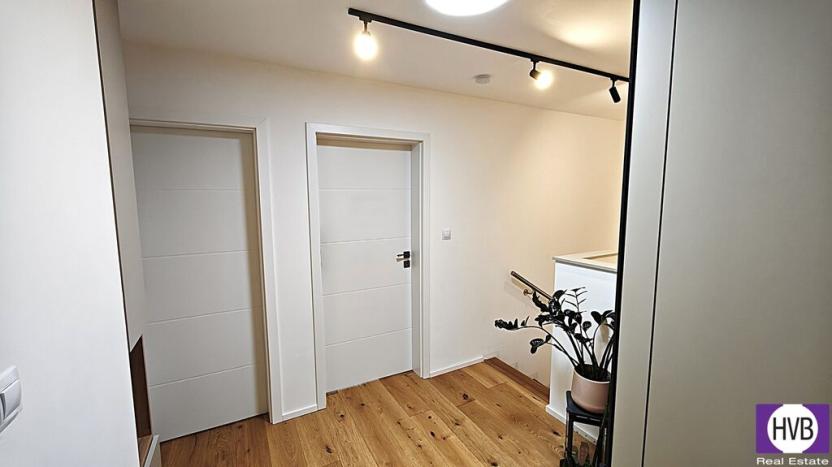Prodej bytu 4+kk, Praha, Na hroudě, 90 m2