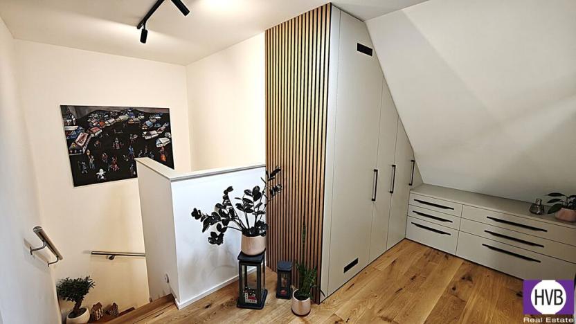 Prodej bytu 4+kk, Praha, Na hroudě, 90 m2