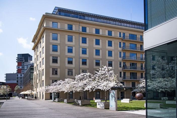 Pronájem kanceláře, Praha - Holešovice, V háji, 330 m2