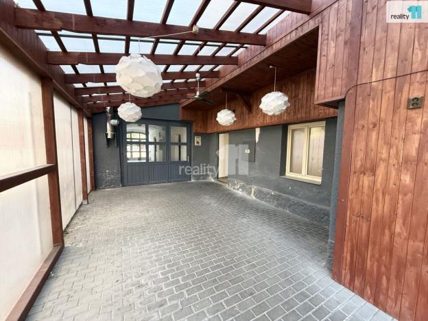 Pronájem obchodního prostoru, Ledeč nad Sázavou, Husovo náměstí, 99 m2