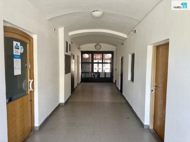 Pronájem obchodního prostoru, Ledeč nad Sázavou, Husovo náměstí, 99 m2