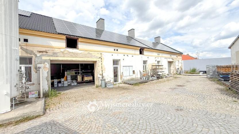 Prodej výrobních prostor, Tavíkovice, 2425 m2