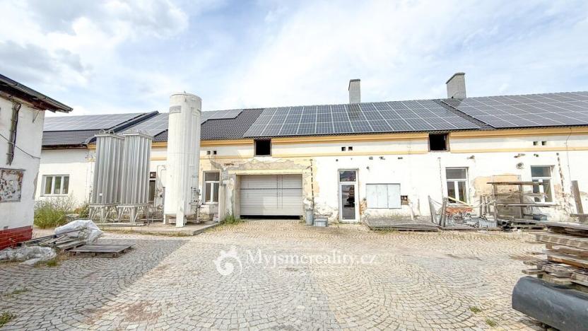 Prodej výrobních prostor, Tavíkovice, 2425 m2