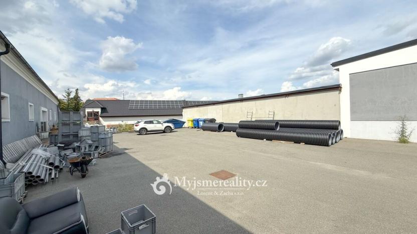 Prodej výrobních prostor, Tavíkovice, 2425 m2