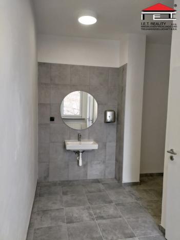 Pronájem kanceláře, Brno, Pražákova, 380 m2