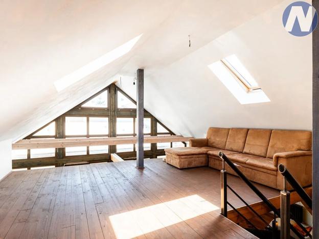 Prodej komerční nemovitosti, Husinec, Komenského, 1500 m2