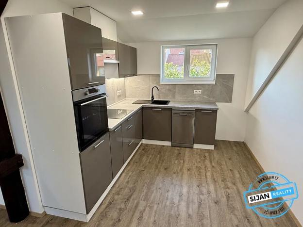 Pronájem bytu 2+kk, Opava, Čajkovského, 59 m2