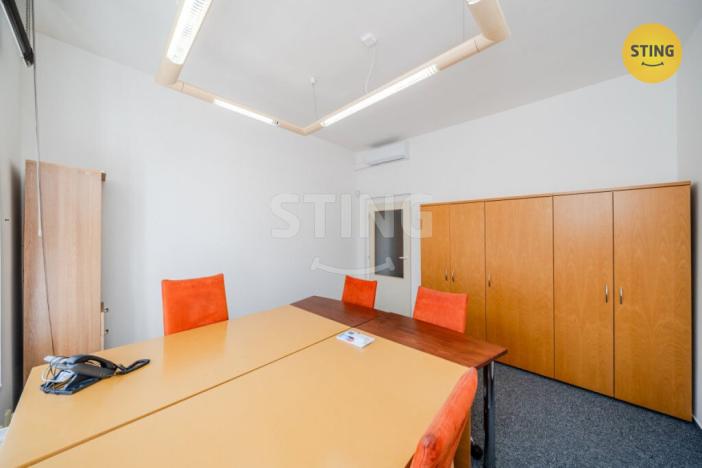 Pronájem kanceláře, Ostrava, Starobělská, 250 m2