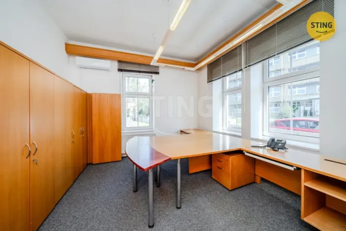 Pronájem kanceláře, Ostrava, Starobělská, 250 m2