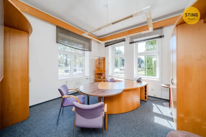 Pronájem kanceláře, Ostrava, Starobělská, 250 m2