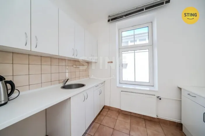 Pronájem kanceláře, Ostrava, Starobělská, 250 m2