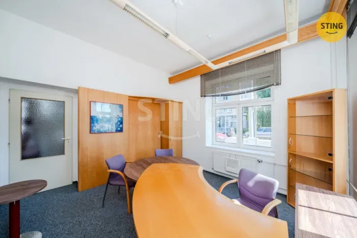 Pronájem kanceláře, Ostrava, Starobělská, 250 m2