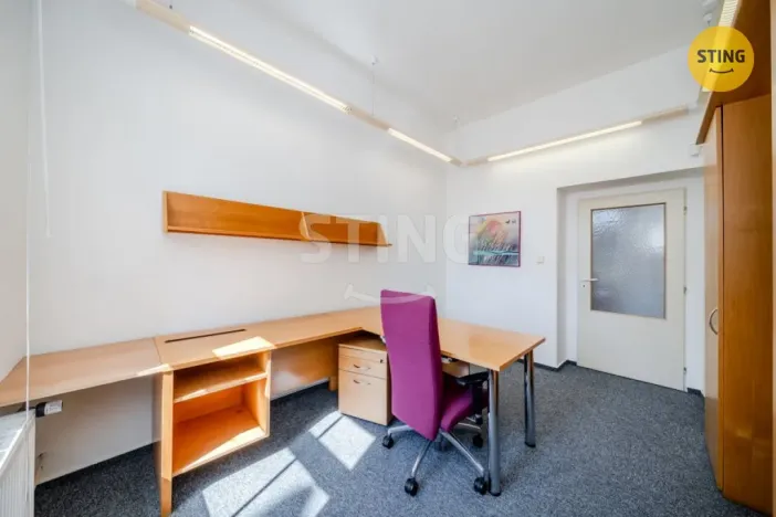 Pronájem kanceláře, Ostrava, Starobělská, 250 m2