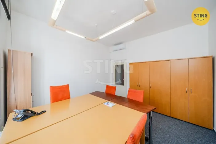 Pronájem kanceláře, Ostrava, Starobělská, 250 m2