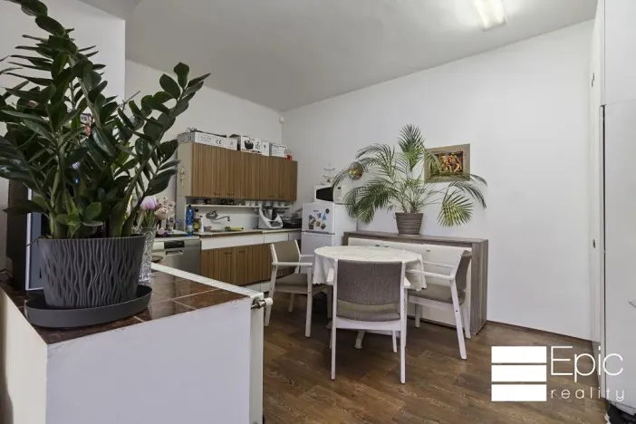 Prodej rodinného domu, Tišice, Okružní, 530 m2