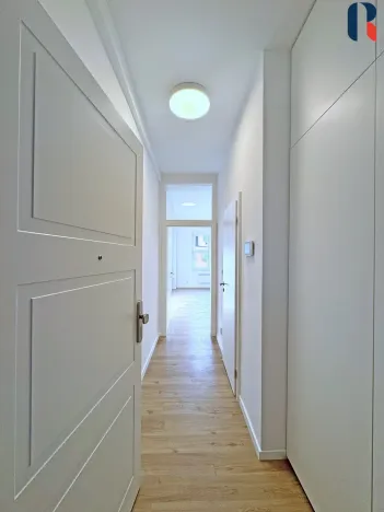 Pronájem bytu 1+kk, Praha - Braník, Branická, 30 m2