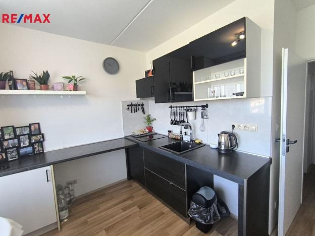 Pronájem bytu 1+1, Karlovy Vary - Drahovice, Úvalská, 35 m2