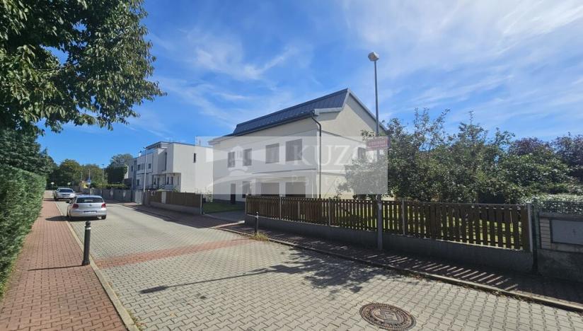 Pronájem rodinného domu, Praha, V dolinách, 205 m2