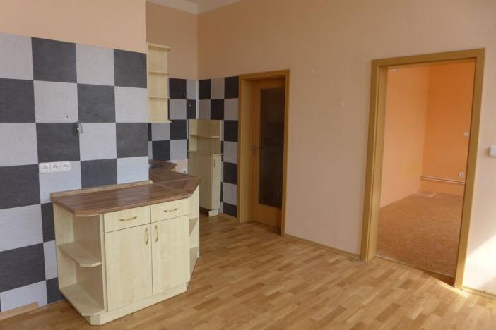 Prodej obchodního prostoru, Zliv, Nádražní, 900 m2