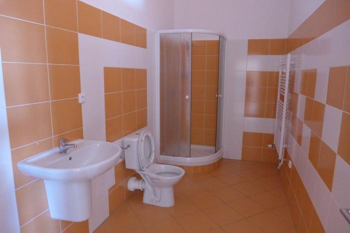 Prodej obchodního prostoru, Zliv, Nádražní, 900 m2