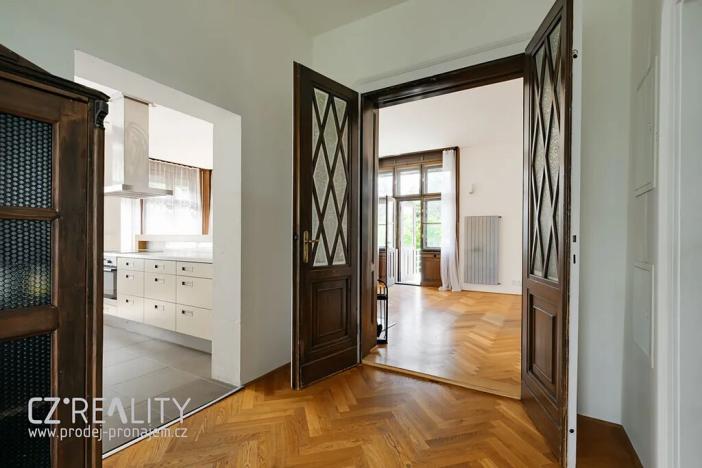 Prodej podílu vily, Praha - Klánovice, Ke znaku, 300 m2