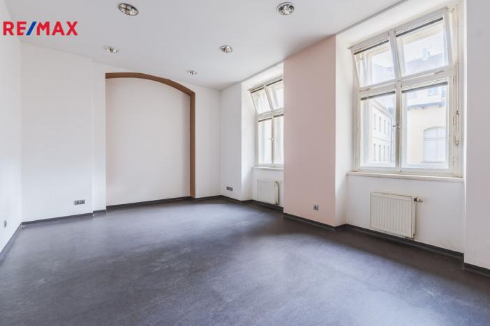 Pronájem obchodního prostoru, Praha - Staré Město, Staroměstské náměstí, 350 m2