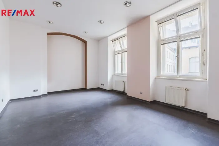 Pronájem obchodního prostoru, Praha - Staré Město, Staroměstské náměstí, 350 m2