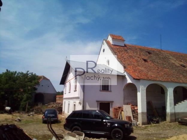 Prodej obchodního prostoru, Znojmo - Oblekovice, 1530 m2