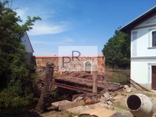 Prodej obchodního prostoru, Znojmo - Oblekovice, 1530 m2