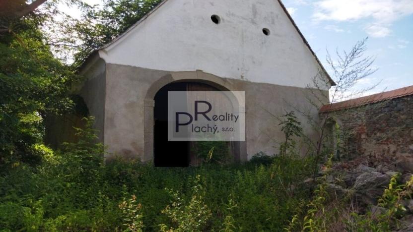 Prodej obchodního prostoru, Znojmo - Oblekovice, 1530 m2