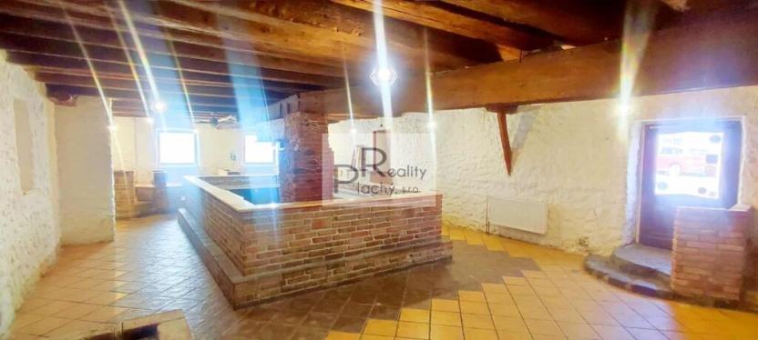 Pronájem obchodního prostoru, Znojmo, 300 m2