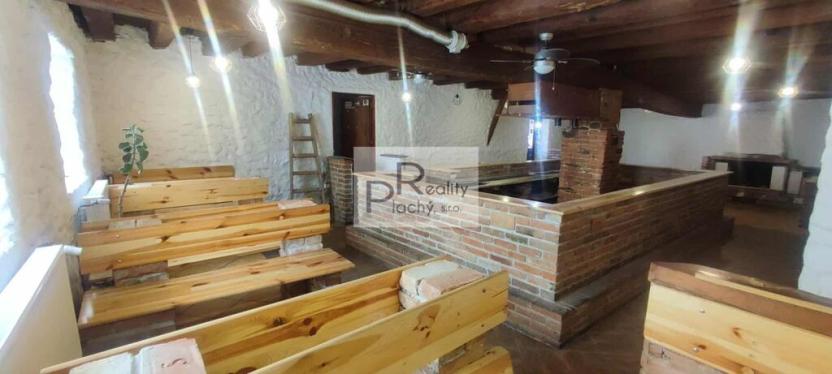 Pronájem obchodního prostoru, Znojmo, 300 m2