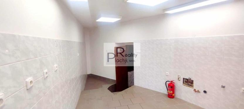 Pronájem obchodního prostoru, Znojmo, 300 m2