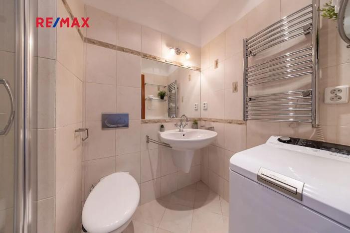 Pronájem bytu 3+1, Praha - Podolí, Jeremenkova, 80 m2