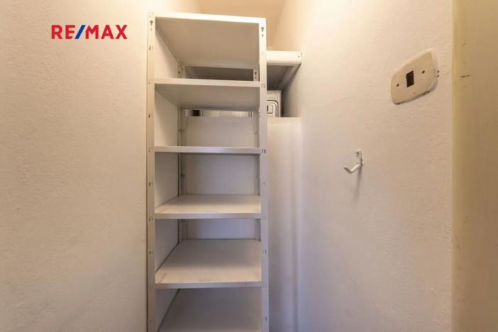 Pronájem bytu 3+1, Praha - Podolí, Jeremenkova, 80 m2